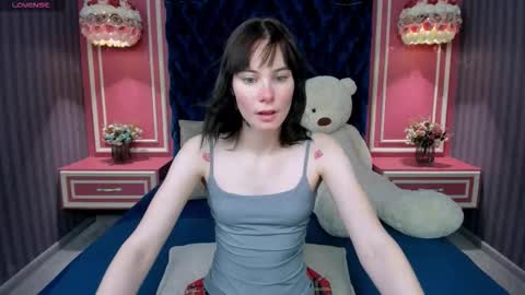 Snapshot of dose_of_daisy chatting on 11-14-25, 12:37 dose_of_daisy online show from 11-14-25, 12:37