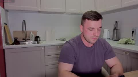 Sasha online show from 09-30-25, 04:12