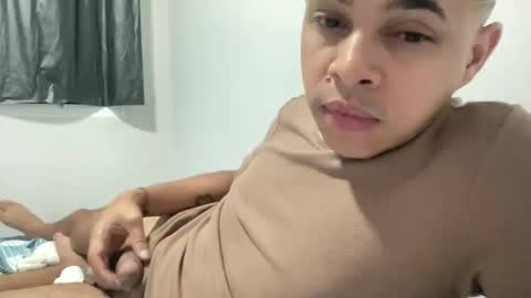 Snapshot of dotadinha chatting on 02-19-26, 05:14 dotadinha online show from 02-19-26, 05:14