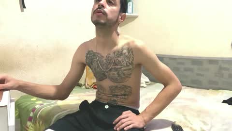 Snapshot of dotemarks chatting on 12-21-25, 11:39 DoteMarks online show from 12-21-25, 11:39