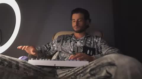 Keen online show from 03-04-25, 09:54