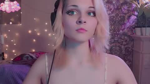 Snapshot of doublebubblecum chatting on 11-07-25, 12:10 Angie online show from 11-07-25, 12:10