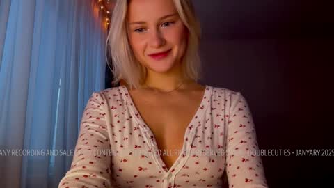 Lana  Eva  dont forget to give us a thumb up online show from 01-09-25, 03:15