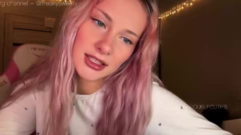 Lana  Eva  dont forget to give us a thumb up online show from 11-03-25, 01:34