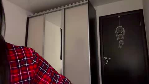 MOLLYYYY dont forget to give me a thumb up online show from 10-20-25, 01:33