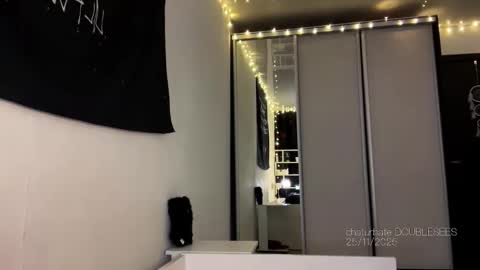 MOLLYYYY dont forget to give me a thumb up online show from 11-25-25, 09:31