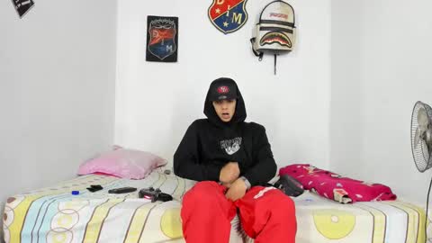 Snapshot of douglas_gallegos chatting on 12-10-24, 02:27 douglas_gallegos online show from 12-10-24, 02:27