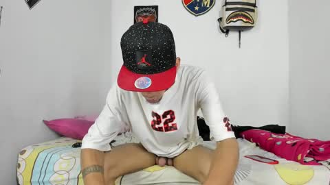 Snapshot of douglas_gallegos chatting on 12-15-24, 06:37 douglas_gallegos online show from 12-15-24, 06:37