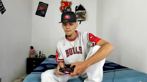 Snapshot of douglas_gallegos chatting on 01-17-25, 04:26 douglas_gallegos online show from 01-17-25, 04:26