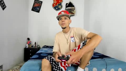 Snapshot of douglas_gallegos chatting on 01-17-25, 07:27 douglas_gallegos online show from 01-17-25, 07:27