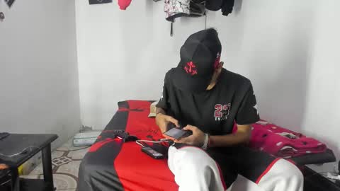Snapshot of douglas_gallegos chatting on 03-29-26, 06:35 douglas_gallegos online show from 03-29-26, 06:35
