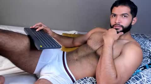 Snapshot of douglasskingjr chatting on 09-18-25, 01:13 douglasskingjr online show from 09-18-25, 01:13