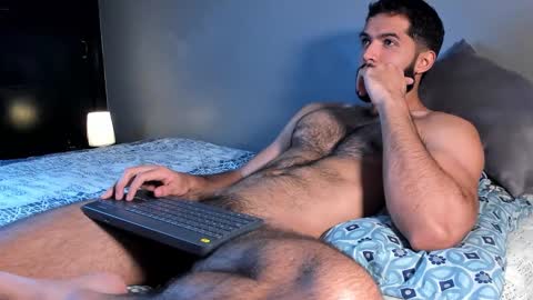 Snapshot of douglasskingjr chatting on 10-27-25, 02:32 douglasskingjr online show from 10-27-25, 02:32