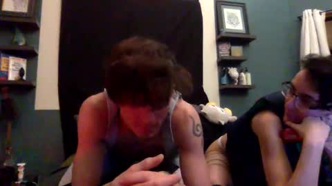 Douxi online show from 11-29-25, 05:21