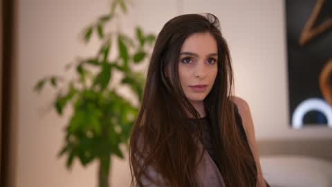 Snapshot of dovia chatting on 09-22-25, 06:04 . . online show from 09-22-25, 06:04