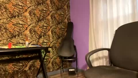 MrPirated online show from 01-10-25, 04:51