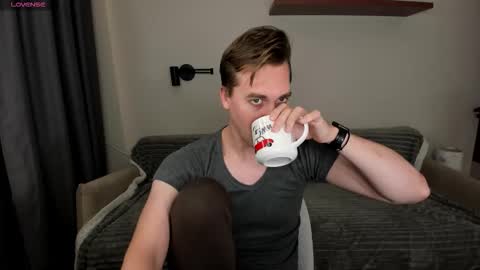 Mervin  online show from 10-25-25, 08:36