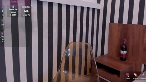 Snapshot of dracaryss_ chatting on 12-11-24, 09:52 Lissa Or DRACARYSS your dragon Queen online show from 12-11-24, 09:52