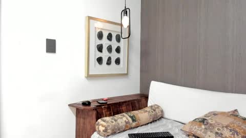 Snapshot of dracaryss_ chatting on 12-20-24, 01:33 Lissa Or DRACARYSS your dragon Queen online show from 12-20-24, 01:33