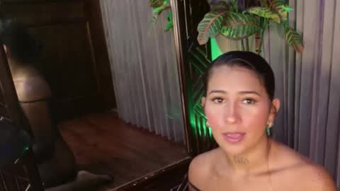 Snapshot of dracaryss_ chatting on 01-08-26, 09:55 Lissa Or DRACARYSS your dragon Queen online show from 01-08-26, 09:55