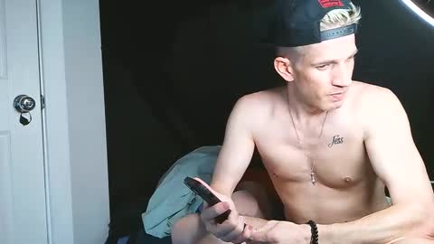 Snapshot of dracoisback chatting on 10-13-25, 04:45 dracoisback online show from 10-13-25, 04:45