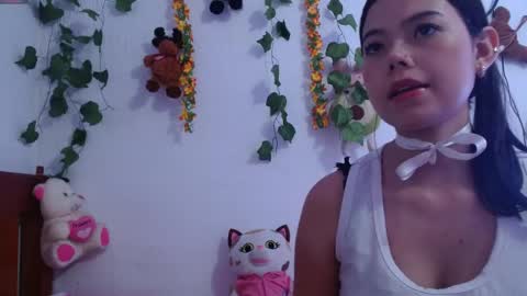 Snapshot of draculaura_x chatting on 05-03-26, 10:16 Laura online show from 05-03-26, 10:16