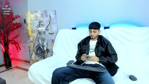 Snapshot of drake_and_zara chatting on 05-22-26, 12:22 Drake and Zara online show from 05-22-26, 12:22