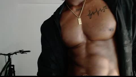 Snapshot of drake_brown_23 chatting on 06-03-26, 01:25 Drake 23 online show from 06-03-26, 01:25