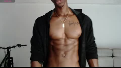 Snapshot of drake_brown_23 chatting on 06-24-26, 07:40 Drake 23 online show from 06-24-26, 07:40