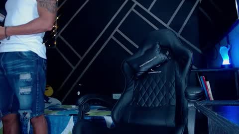 Drake online show from 10-05-25, 04:11