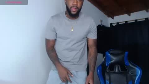 Snapshot of drake_nassir4 chatting on 06-11-26, 05:38 ---Drake--- online show from 06-11-26, 05:38