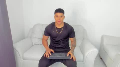 Snapshot of drakesmith01 chatting on 09-13-25, 12:16 Drake Smith online show from 09-13-25, 12:16