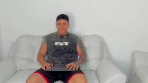 Snapshot of drakesmith01 chatting on 09-18-25, 12:29 Drake Smith online show from 09-18-25, 12:29