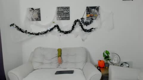 Snapshot of drakesmith01 chatting on 11-01-25, 12:45 Drake Smith online show from 11-01-25, 12:45