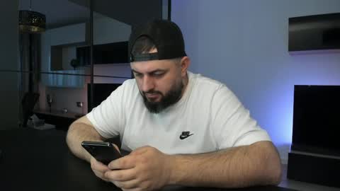 Snapshot of dravenpeak chatting on 04-18-26, 04:44 DravenPeak online show from 04-18-26, 04:44