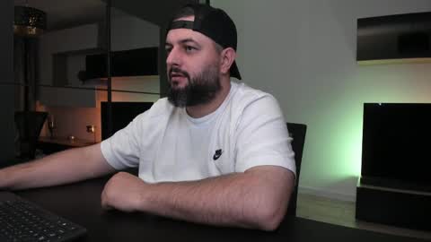 Snapshot of dravenpeak chatting on 05-16-26, 07:23 DravenPeak online show from 05-16-26, 07:23