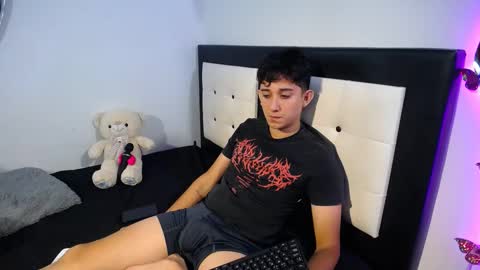 -- nicolle and jhon -- online show from 09-22-25, 08:00