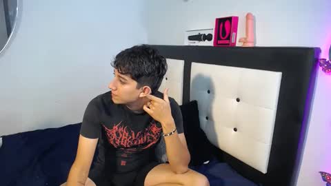 -- nicolle and jhon -- online show from 10-03-25, 01:02