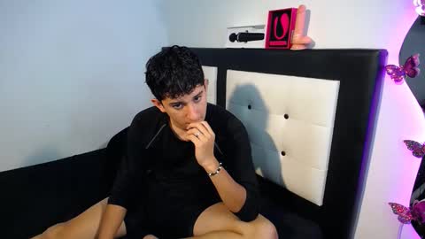 -- nicolle and jhon -- online show from 10-06-25, 03:04