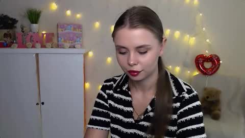 Snapshot of dream_mari chatting on 09-11-25, 07:19 Mari online show from 09-11-25, 07:19