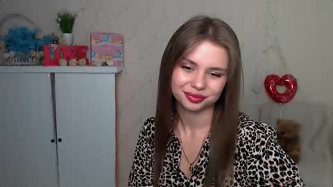 Snapshot of dream_mari chatting on 09-22-25, 06:26 Mari online show from 09-22-25, 06:26