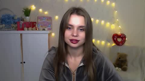 Snapshot of dream_mari chatting on 10-06-25, 07:39 Mari online show from 10-06-25, 07:39