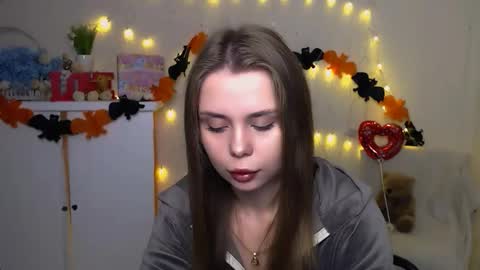 Snapshot of dream_mari chatting on 10-10-25, 05:39 Mari online show from 10-10-25, 05:39