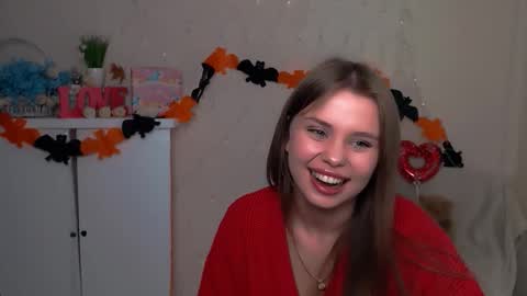Snapshot of dream_mari chatting on 10-24-25, 08:00 Mari online show from 10-24-25, 08:00