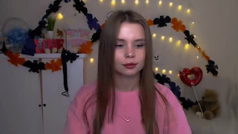 Snapshot of dream_mari chatting on 10-31-25, 06:47 Mari online show from 10-31-25, 06:47