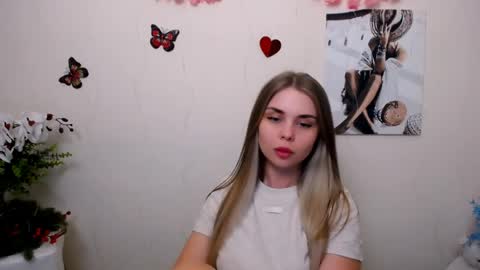 Mari online show from 05-23-26, 06:51