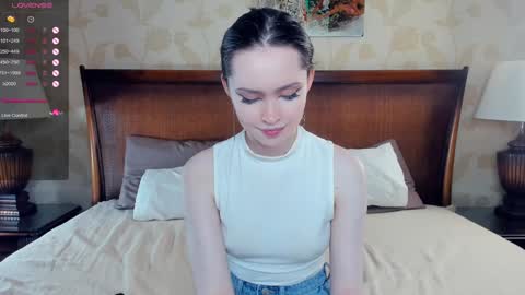 Snapshot of dream_melody chatting on 09-12-25, 08:53 Hi Im Monika Welcome to my room online show from 09-12-25, 08:53