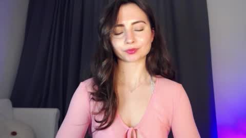 Snapshot of dream_nicole02 chatting on 01-26-25, 05:44 Nicole online show from 01-26-25, 05:44