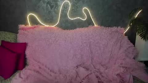 Snapshot of dream_olivia chatting on 07-12-26, 04:09 Olivia online show from 07-12-26, 04:09