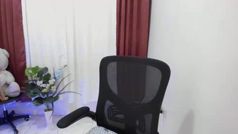 Snapshot of dream_onmexxx chatting on 09-18-25, 12:18 dream_onmexxx online show from 09-18-25, 12:18